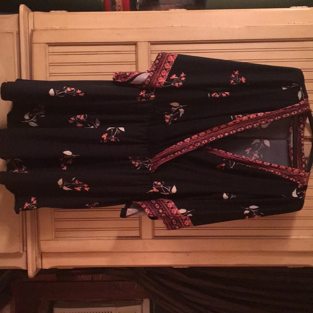 Black floral dress size 2X - Picture 2 of 7